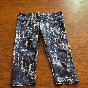 ALO Yoga Blue and Black Patterned Leggings